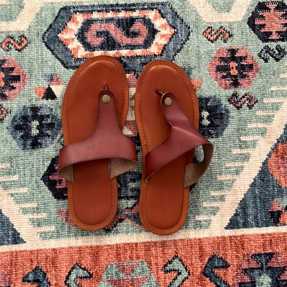 Women’s flip flops.